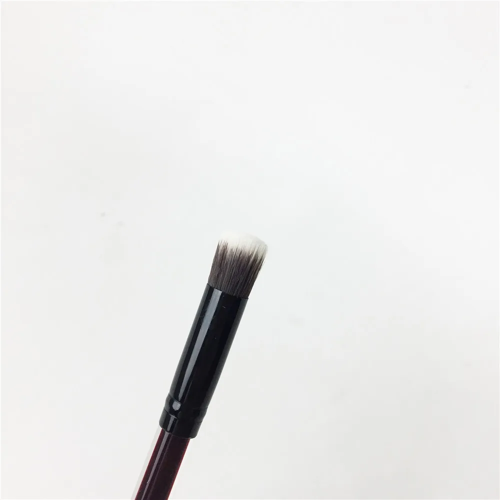 Kevyn Aucoin The Sculpting Brush _ 2