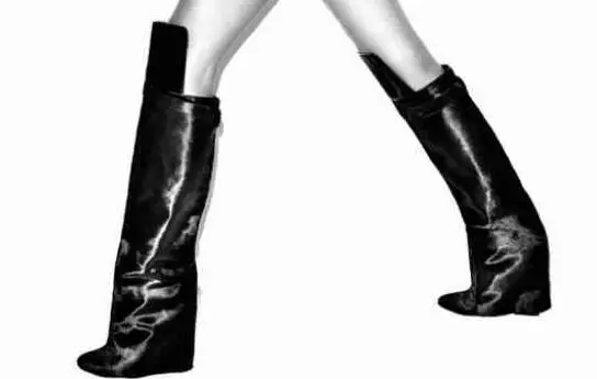 Модные женские рыцарские сапоги до колена из черной гладкой кожи; женские сапоги на высоком каблуке с пряжкой и замком; замшевые сапоги темно-синего цвета; размер 42 - Цвет: as picture