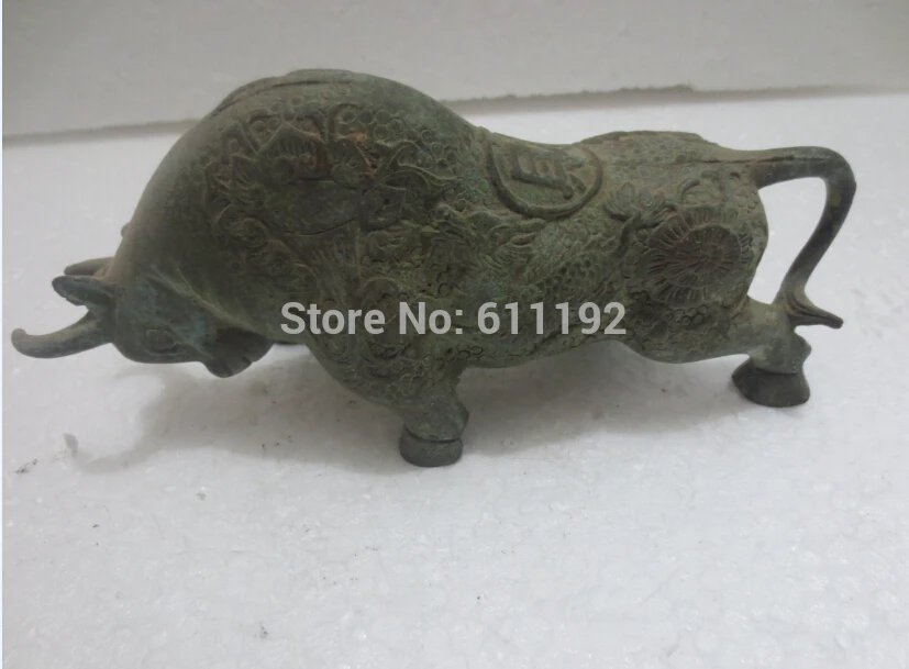 

Metal Crafts Antique home Decorative Arts, Chinese Feng Shui carved old bronze lucky Bull sculpture