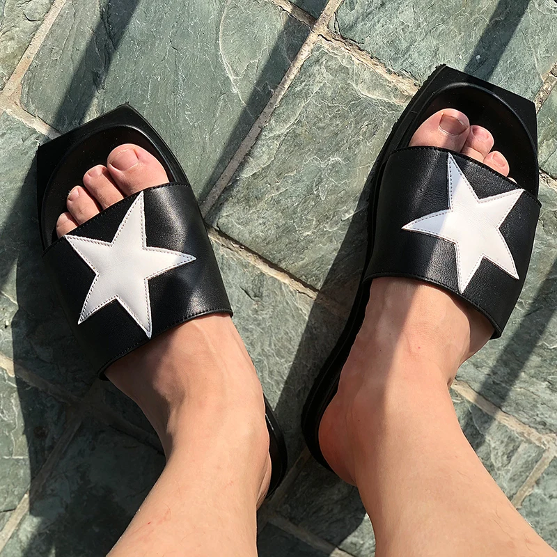 Новые летние ленивые тапочки увеличивающие рост черный пляж пляжные сандалии со звездой