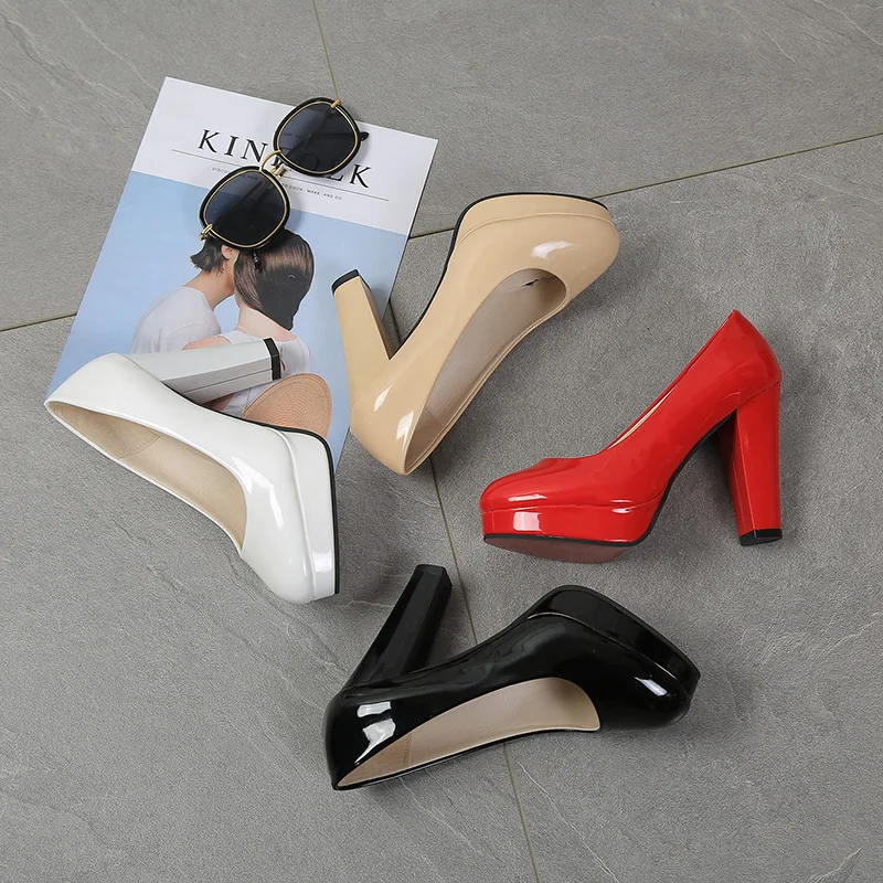 Женские туфли-лодочки; модные классические туфли на высоком каблуке из лакированной кожи; свадебные женские модельные туфли на платформе; большие размеры; женская обувь на высоком каблуке