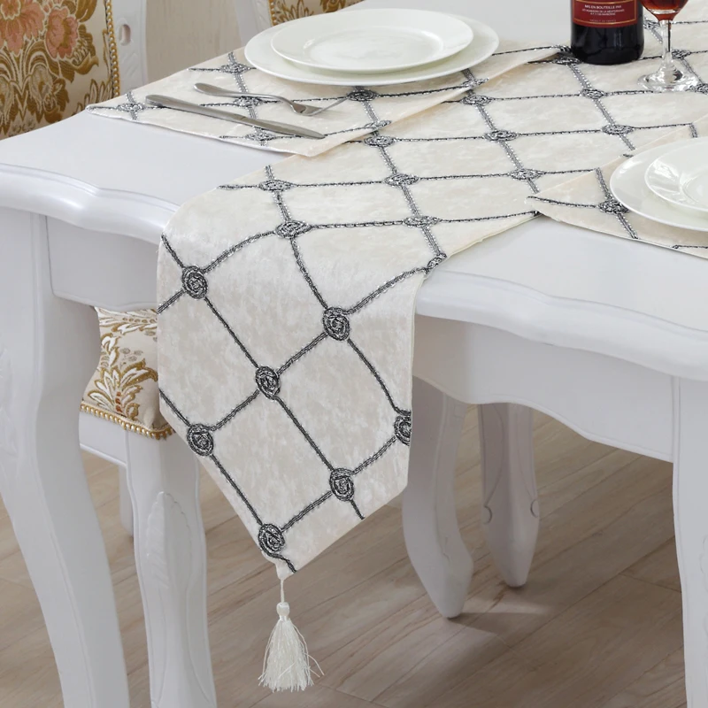 

Europe Luxury Table Runners Modern chemin de table Table Runners for Wedding Party camino de mesa tafelloper Bed Flag Home Deco