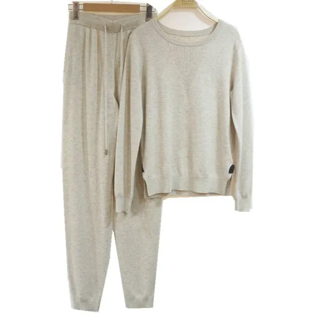 Special Offers 2017 winter high-end cashmere suits Simple and elegant solid color ladies sweater trousers knitted two-piece suit women Special Offers 2017 winter high-end cashmere suits Simple and elegant solid color ladies sweater trousers knitted two-piece suit women