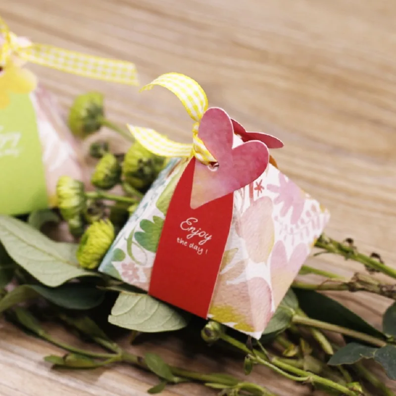 100 X European Double-faced Flower Heart Leavs Triangular Pyramid Floral Candy Box Wedding Favors Party Supplies thanks Gift Box (2)
