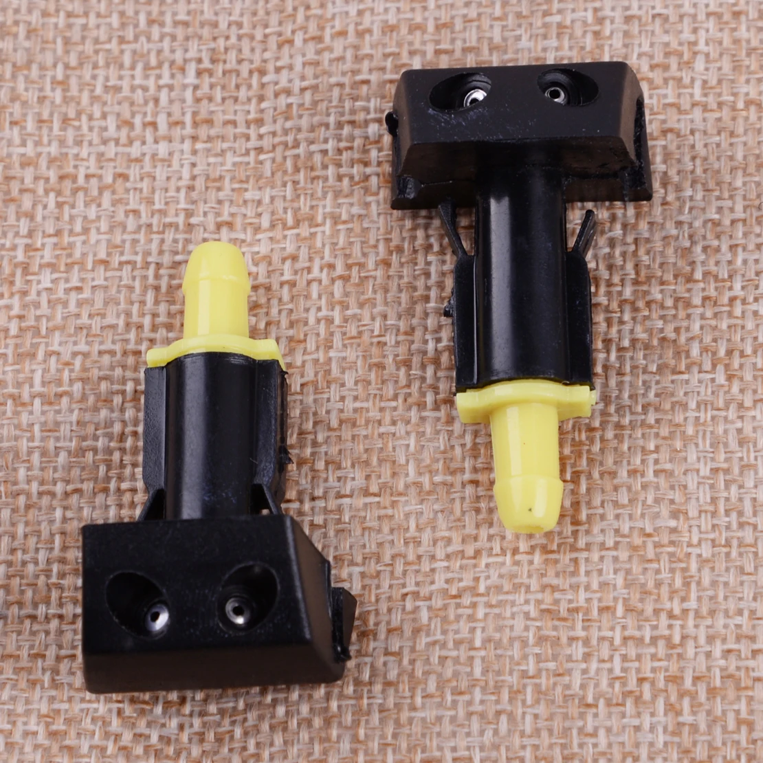 Ford FIESTA DELANTERO PARABRISAS AGUA CHORROS Boquilla de arandela x 2-con sello de goma