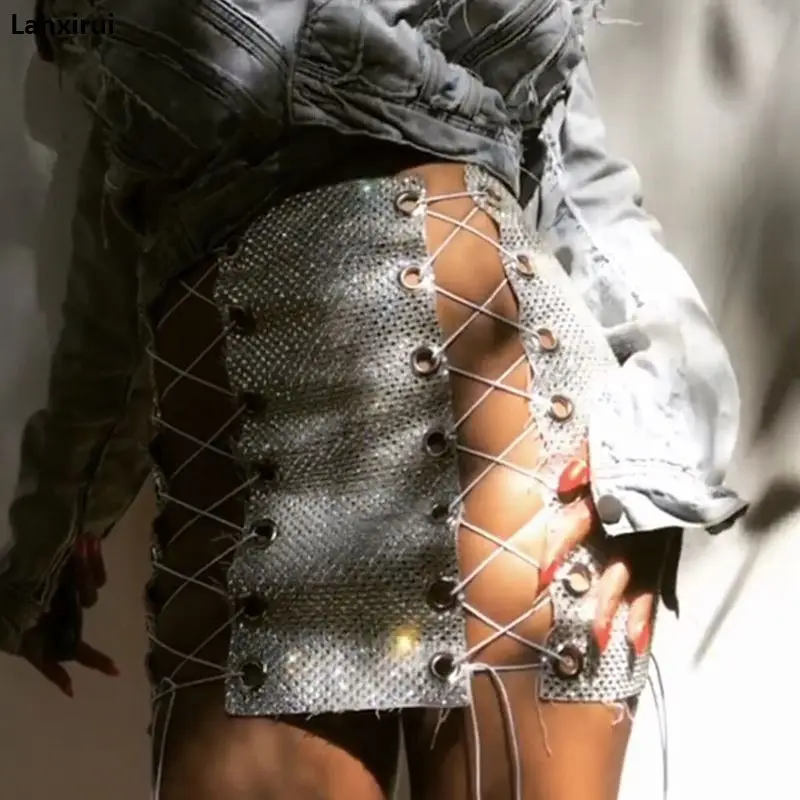 Сексуальная блестящая юбка с кристаллами и перекрестной цепью, лето, блестящие юбки с бриллиантами, металлическая Клубная одежда, очаровательные вечерние юбки