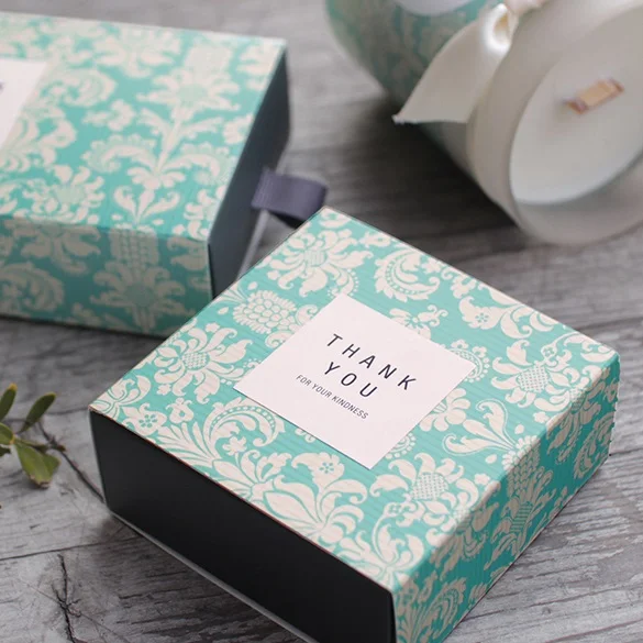 

8.5*8.5*3.5CM elegant blue flower pattern 10 set Chocolate Paper Box valentine's day Christmas Birthday Party Gifts Packing use