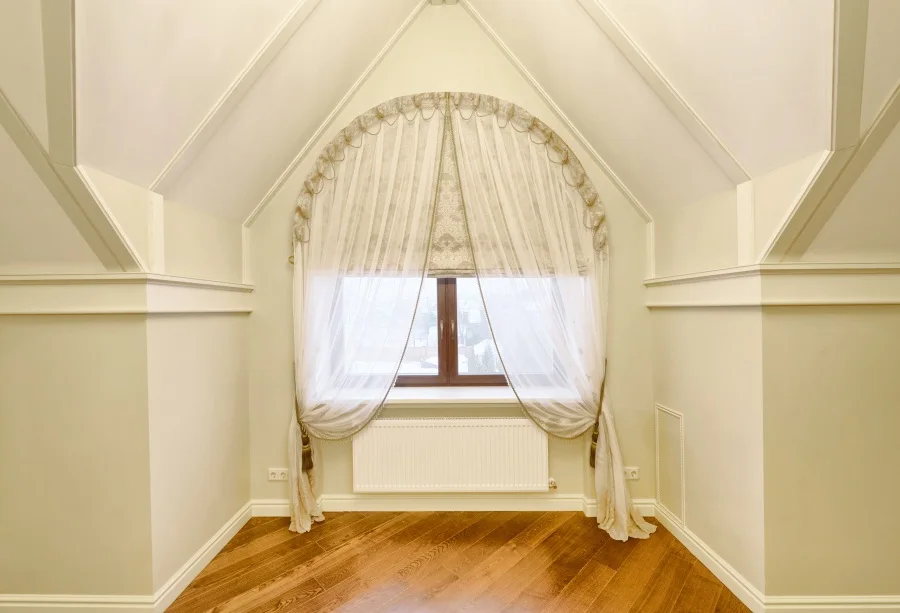 шторы на арочные окна. арочный карниз. занавески на полукруглые окна. шторы для арочных оконон. карниз для арочного окна.