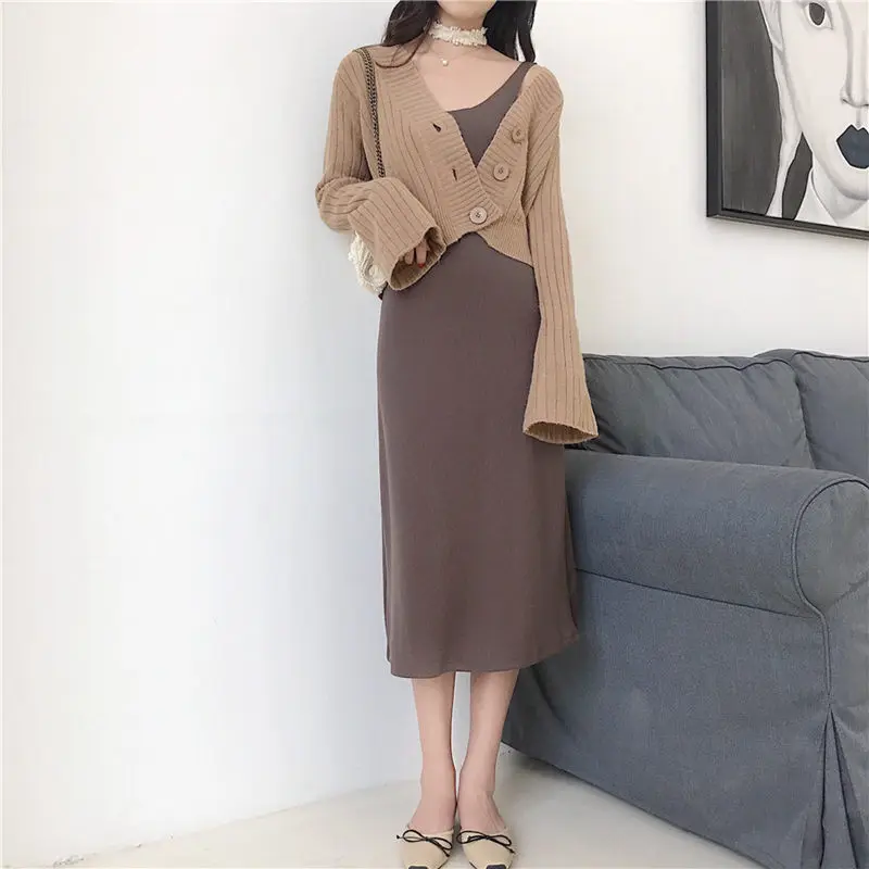 MuMuJia Women's V-neck Knitted Short Cardigan 2018 Autumn Winter Long Sleeve Woman Sweater Cardigan Ladies Vintage Knitwear Coat MuMuJia Women's V-neck Knitted Short Cardigan 2018 Autumn Winter Long Sleeve Woman Sweater Cardigan Ladies Vintage Knitwear Coat