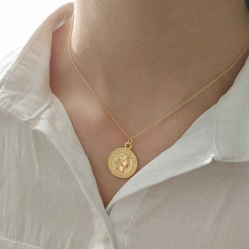 QCOOLJLY Vintage Coin Pendant Necklaces For Women Fashion Figure Long