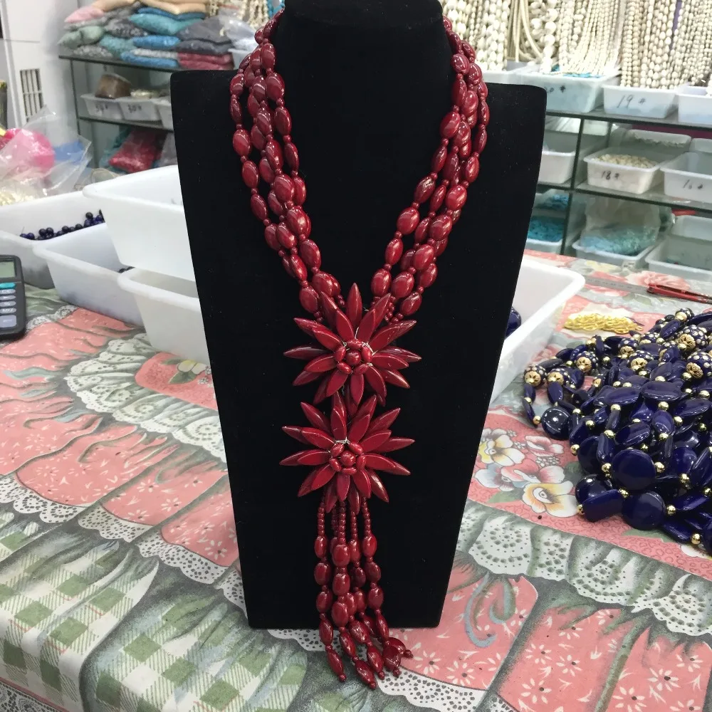 

Burgundy Color Turquoises Natural Stone Necklace Two Big Sun Flowers 4 Layer Magnifique Multilayer Collier for Woman Mather Gift