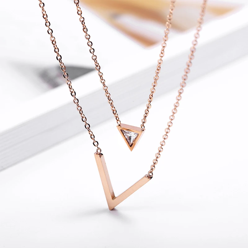 2018 New Rose Gold Color Fashion Elegant V Letter Crystal Pendant Necklace Titanium Steel Jewelry Woman Gift Never Fade | Украшения и
