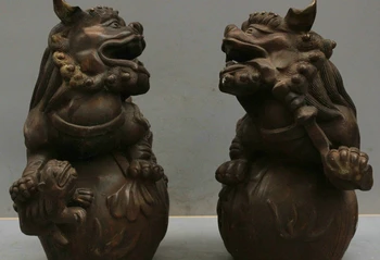

14 China Art Sculpture A Pair Of Lions Standing On The Ball Bronze Statue