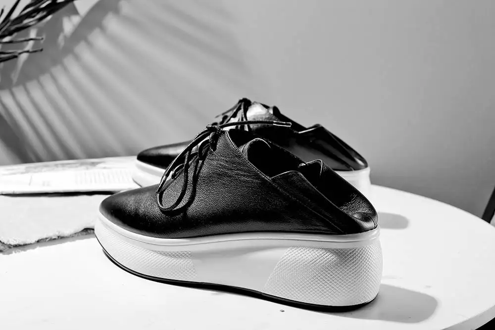 Krazing Pot/черно-белые кроссовки в сдержанном стиле; кроссовки на шнуровке с острым носком; обувь из вулканизированной натуральной кожи на толстой подошве; L0f5