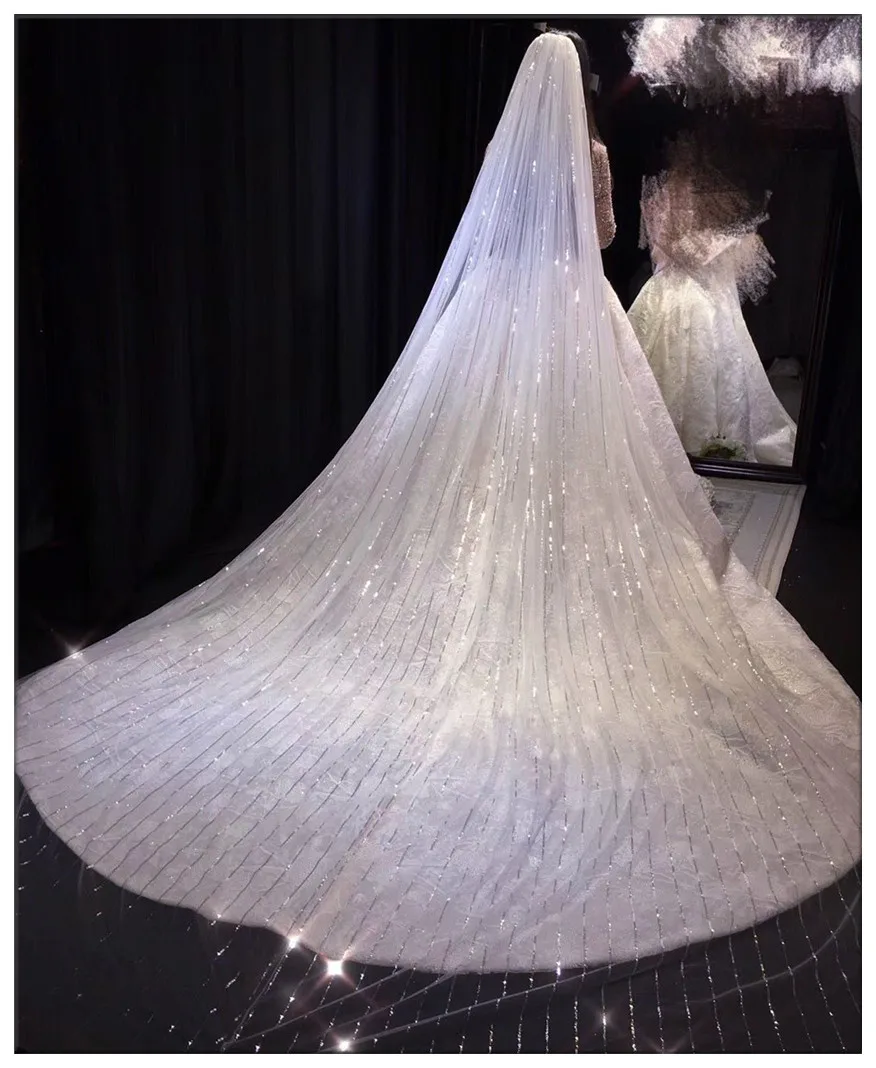 

Bridal 100% Real Photos Gold Veil Bling Bling Lace Shining Long Cathedral Length Wedding Veil Luxurious Bridal Veil