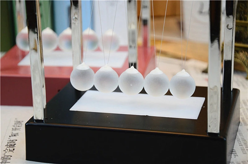Novelty Colorful Glowing Night Light Creative Gift Newtons Cradle LED Light Up Kinetic Energy Home Offcie Science Toys Home Decor (7)