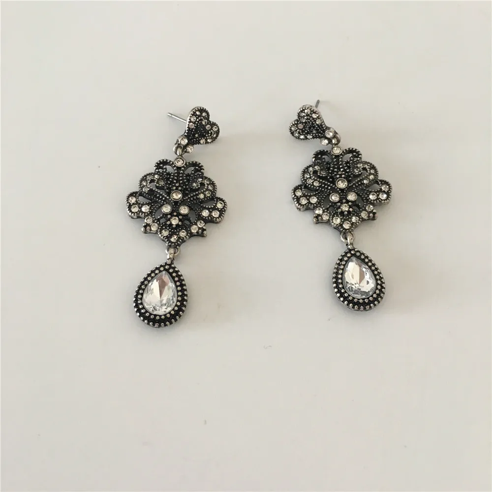 

CLASSIC EARRINGS ANTIQUE RHODIUM COLOR PLATING CLEAR STONE DROP EARRING FOR WOMEN