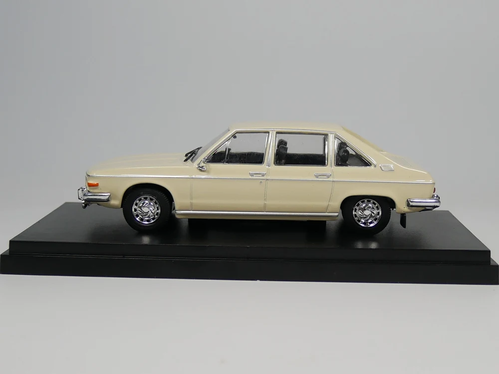 Tatra 613 Czechoslovak Passenger Blue Car Luxury class 1:43 Scale Diecast Model Tatra 613 Czechoslovak Passenger Blue Car Luxury class 1:43 Scale Diecast Model
