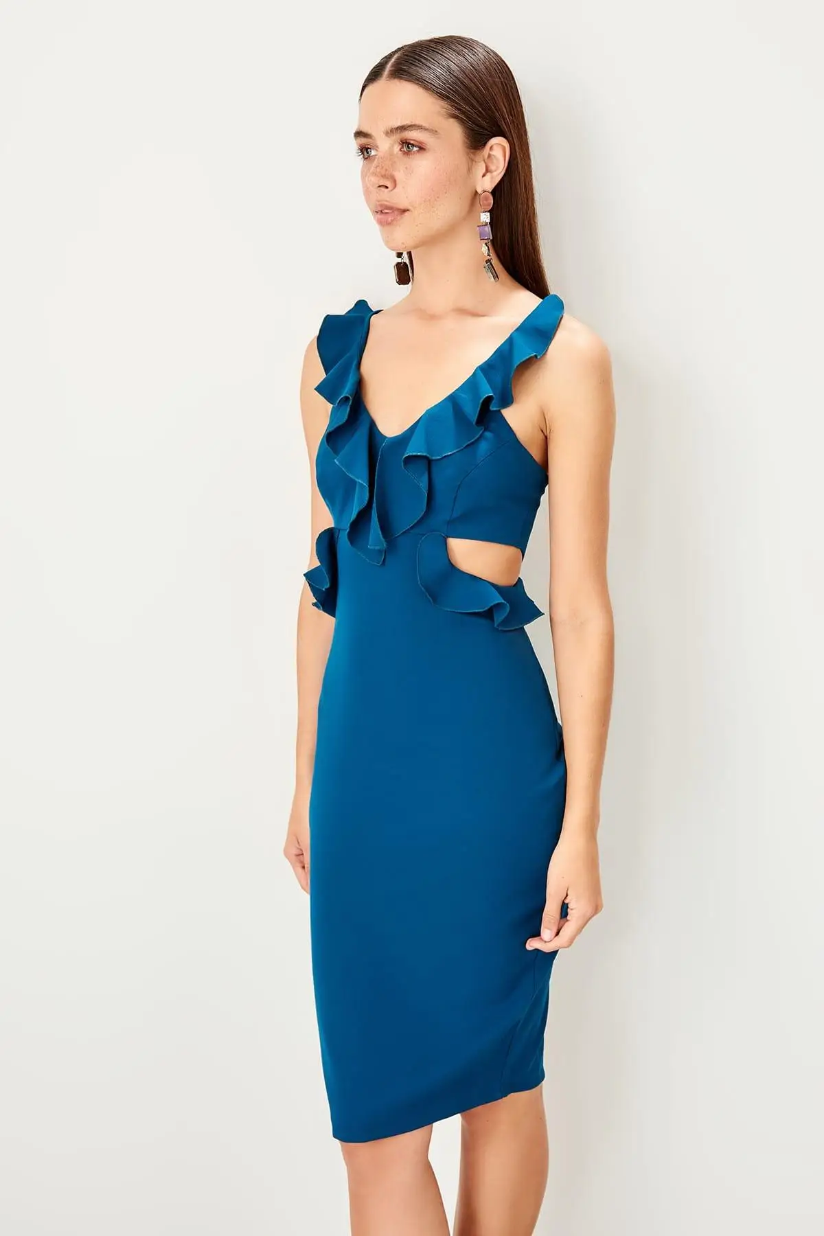 

Trendyol Petrol Ruffle Detail Dress TPRSS19FZ0409
