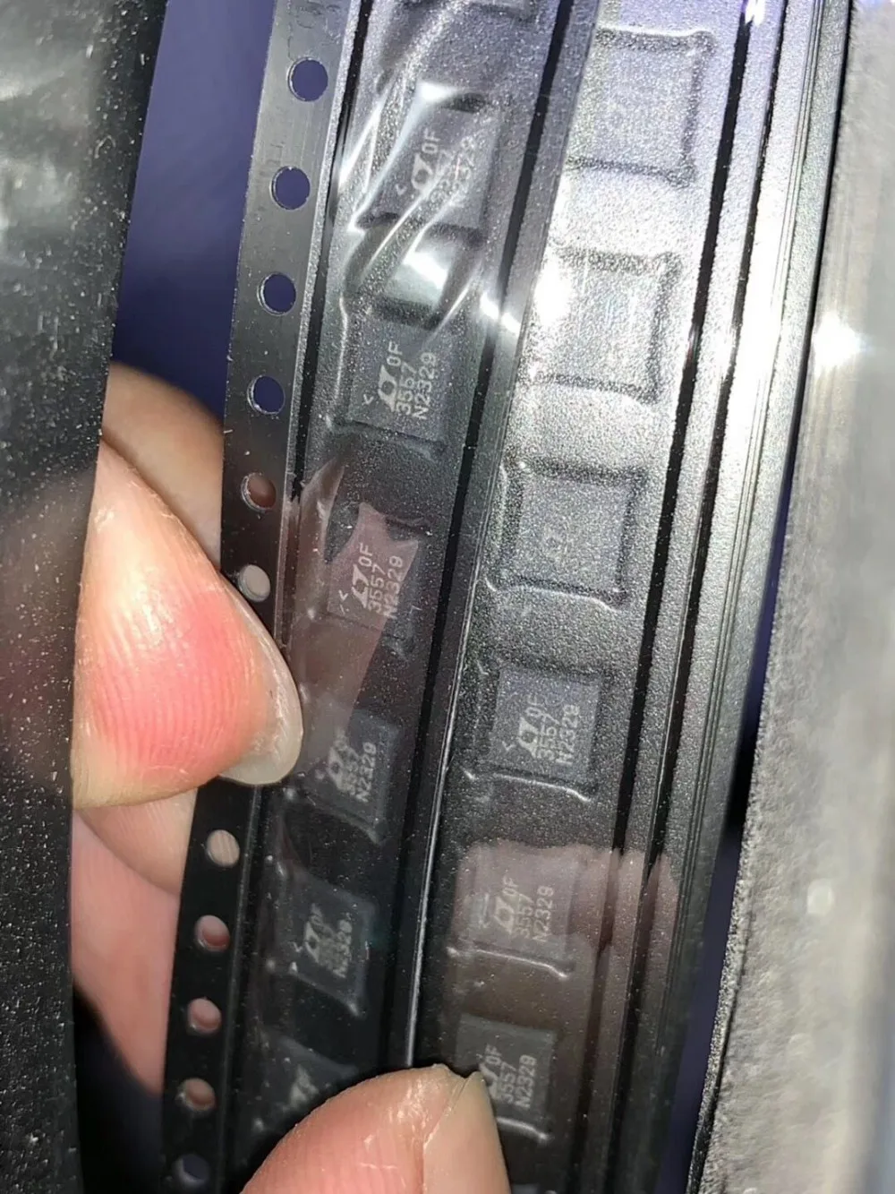 

10 шт./лот LTC3557EUF # TRPBF LTC3557EUF LTLINEAR QFN-28 IC USB POWER MANAGE