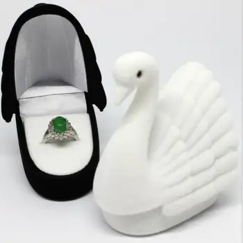 

5.5x5.5x6.8cm velvet jewelry box gift box ring box earring box swan design