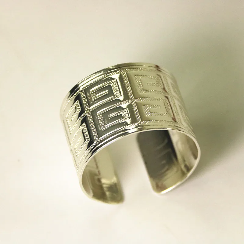 9179789807_1108230490