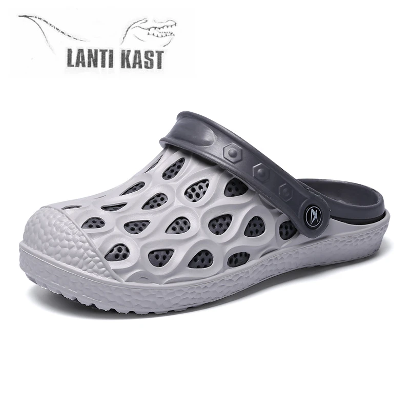 

Men Women Water Shoes Aqua Shoes Sandals Hole Shoes Male Hollow Clogs Sandles Couple Summer Swimming Slippers zapatillas hombre