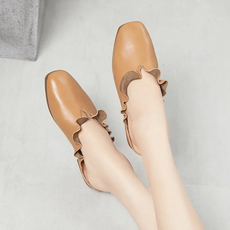 

2019 spring and summer new handmade leather flat bottom baotou sandals and slippers low-heeled lace square head slippers women