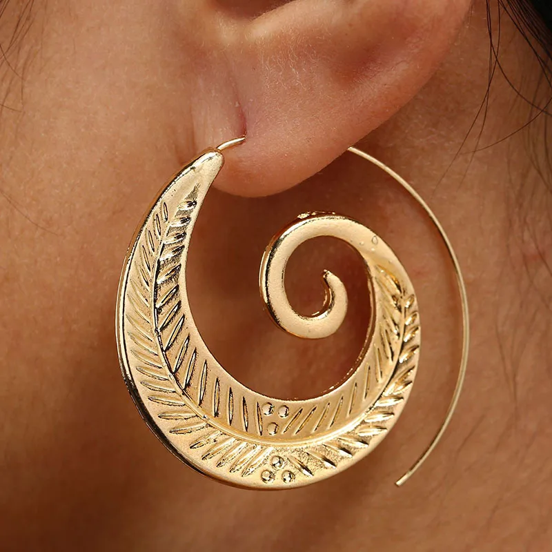

2019 New Hollow Irregular Metal Earrings Punk Circular Spiral Exaggerated Personality Popular Geometric Ladies Earrings
