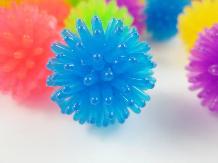 10Pcs/lot 2cm TPR Pet Cat Toys Arbutus Ball Toys For Cat Kitten Squeezes Thorn Ball Chewing Toy Cats Pet Supplies