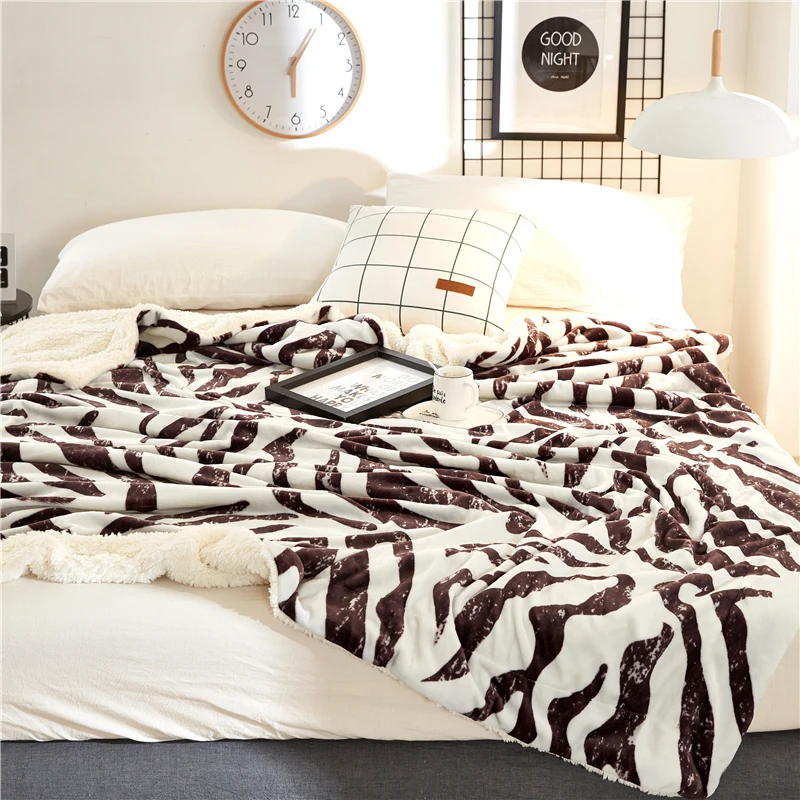 Zebra pattern blanket (3)