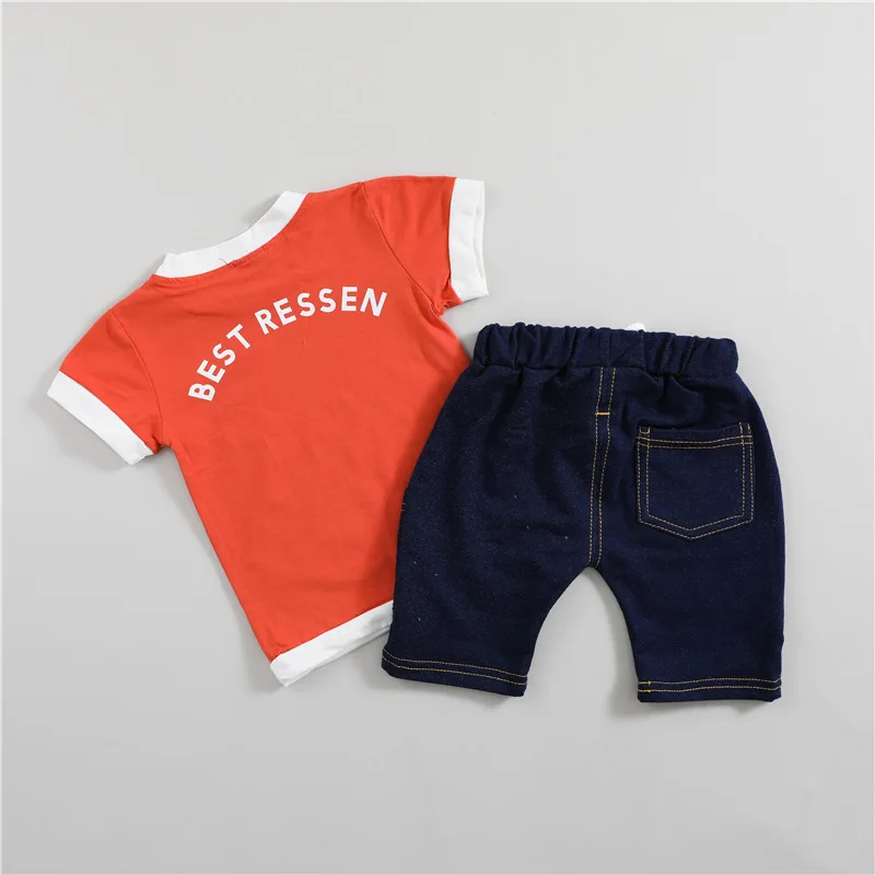 Летняя одежда для маленьких мальчиков и девочек детская одежда для ясельного возраста костюмы хлопковые футболки с надписями Джинсовые шорты 2 шт./компл. Костюм для детей, для малышей