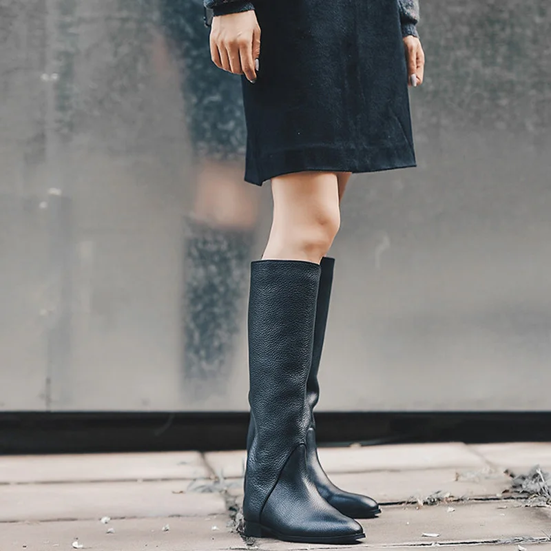 Женские черные сапоги до колена с круглым носком; женская зимняя Винтажная обувь на плоской подошве в стиле ретро; женские высокие сапоги в уличном стиле