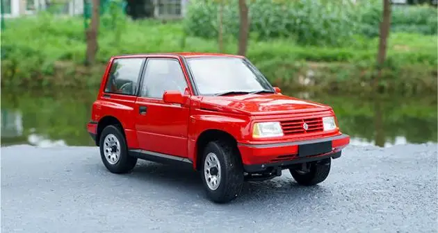 Различные 1:18 модели автомобилей из сплава Suzuki Vitara Escudo, коллекция и подарочная металлическая модель автомобиля - Цвет: Red right rudder