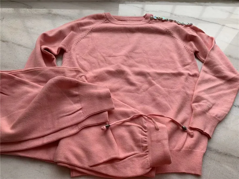 10168909270_1266139199