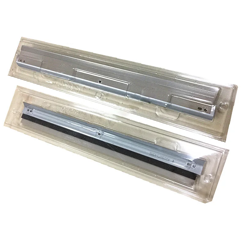 Free Shiping 5 Magnetic roller scraper Developing cartridge scraper for Xerox DC1050 1080 2000 2050 2003 315  37.02USD5PCS