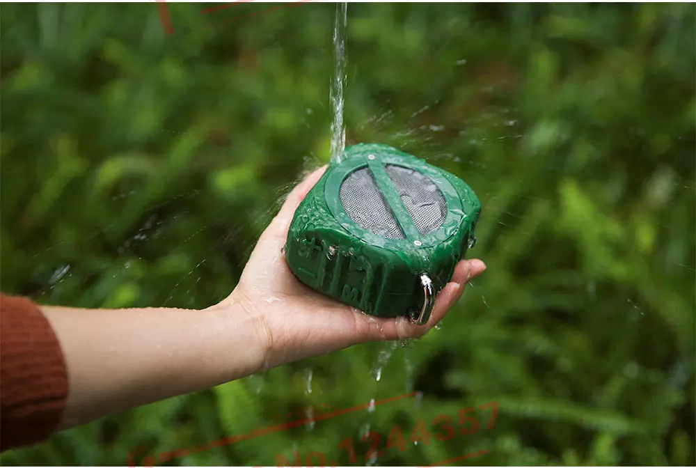 Outdoor Waterproof Bluetooth Speaker (27)