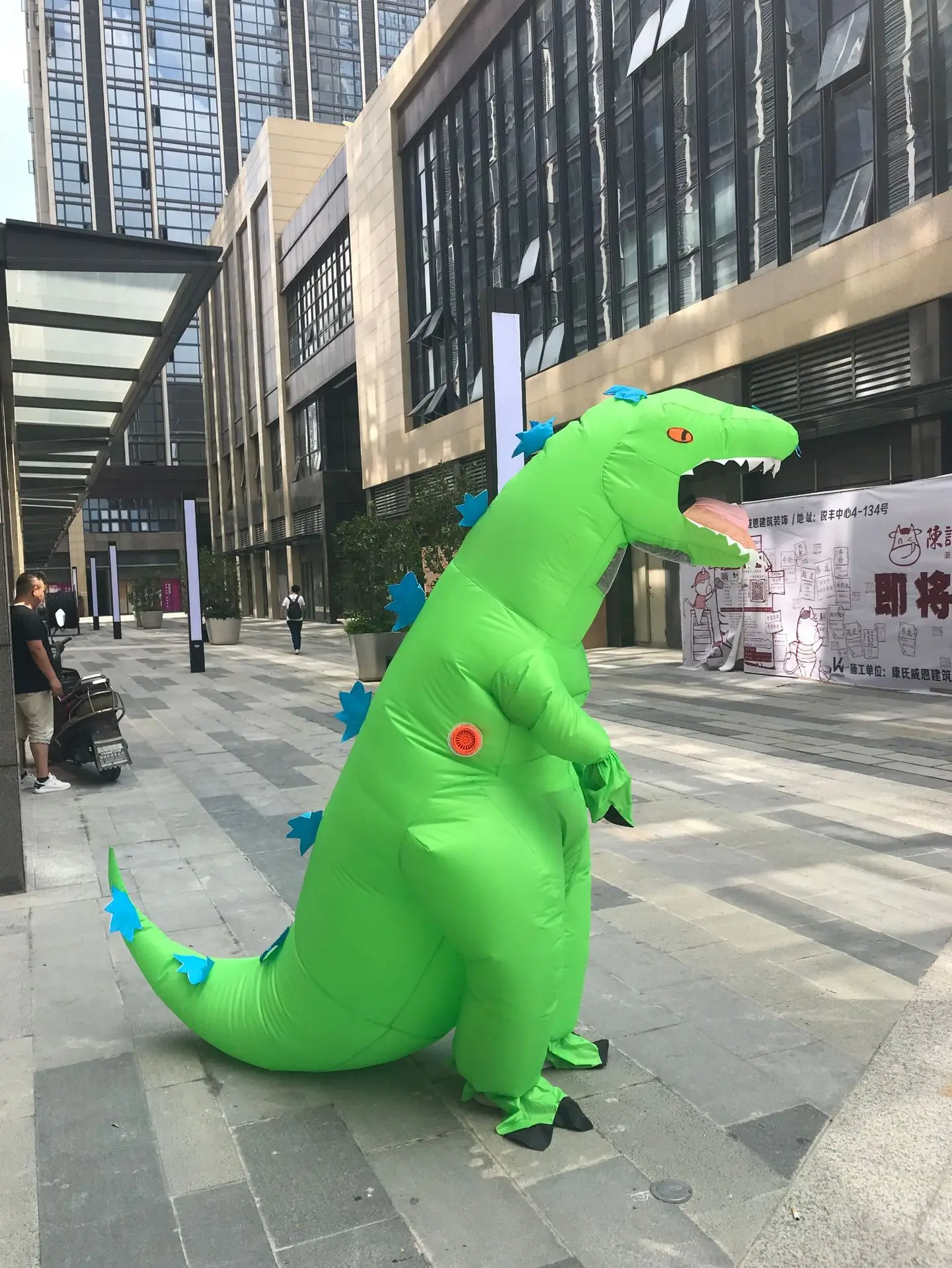 Восемнадцать лет Новый Хэллоуин взрослых Косплей зеленый тираннозавра надувные мультфильм зеленый динозавр игрушка одежда
