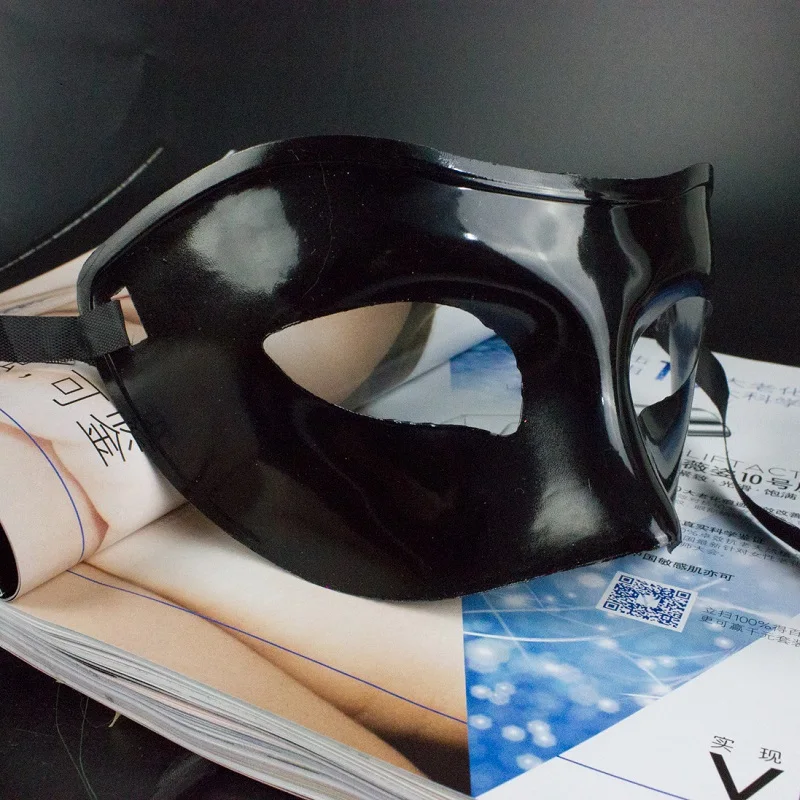 100-stks-mannen-Bal-Masker-Fancy-Dress-Venetiaanse-Maskers-Maskerademaskers-Plastic-Half-Gezichtsmasker-Zwart-Wit-Goud (1)