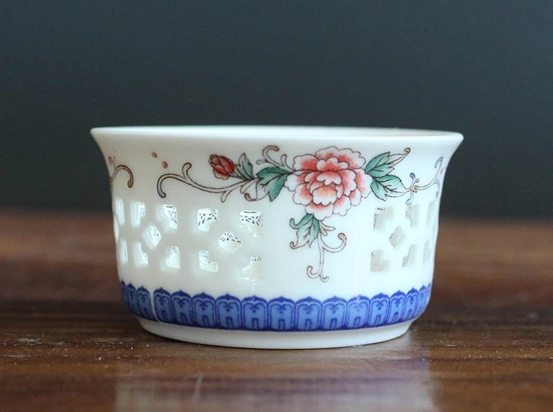 Exquisite Openwork ceramic cup Chinese traditional porcelain teaCup Kung Fu Teacup Tea accessories green tea cup 1pcs