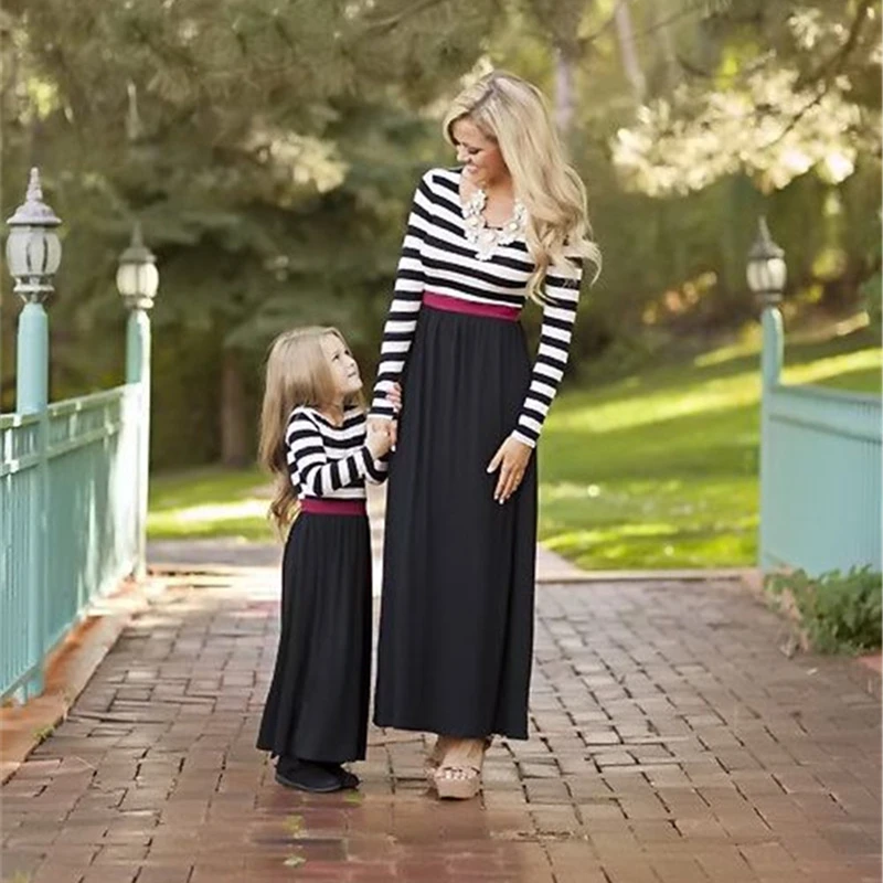 LILIGIRL/платье с длинными рукавами для мамы и меня; Одинаковая одежда для семьи; Новинка года; пляжные платья-пачки для мамы и дочки; одежда