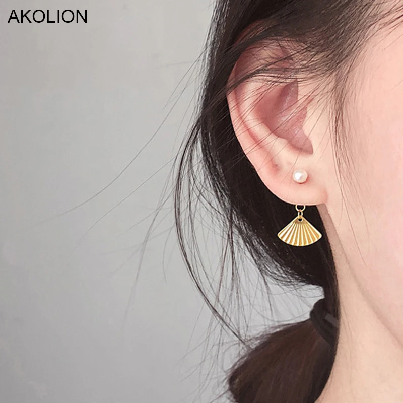 

European Style Leaf Fan Round Golden Stud Earring Imitation Pearl Circle Fan Shaped Earrings Women Party Earrings Gift