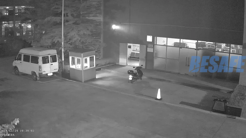 S200 night vision outdoor-2