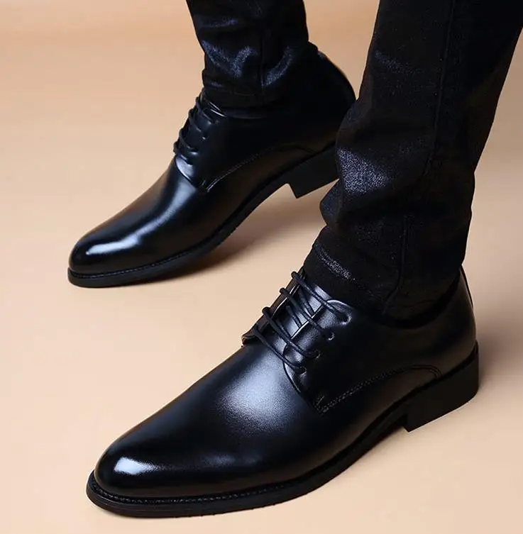 

2018 Summer British tip raised 6cm leather shoes men's leather hollow breathable Korean version of business casual men's shoes