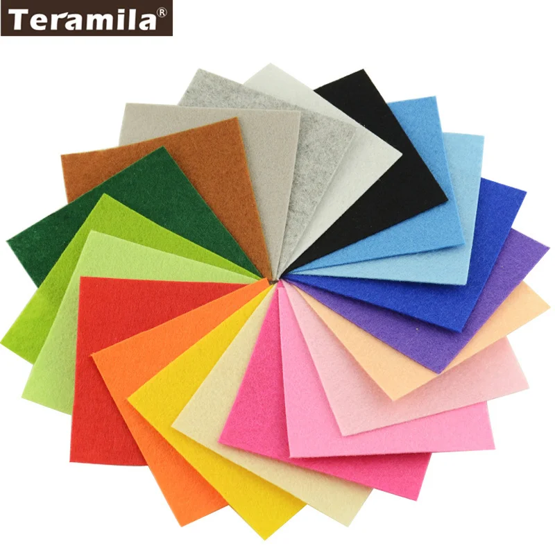 Твердые Цвет полиэстера нетканый Войлок Ткань DIY нарезанные пакет для девочек, держащих букет невесты сумка кукла 1,0 мм толщиной 15x15 см/шт Teramila