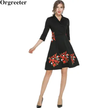 

High Quality 2018 Autumn Winter Vintage Ethnic Style 3/4 Sleeve Luxury Flower Embroidery Knee-length Slim Dress Vestidos