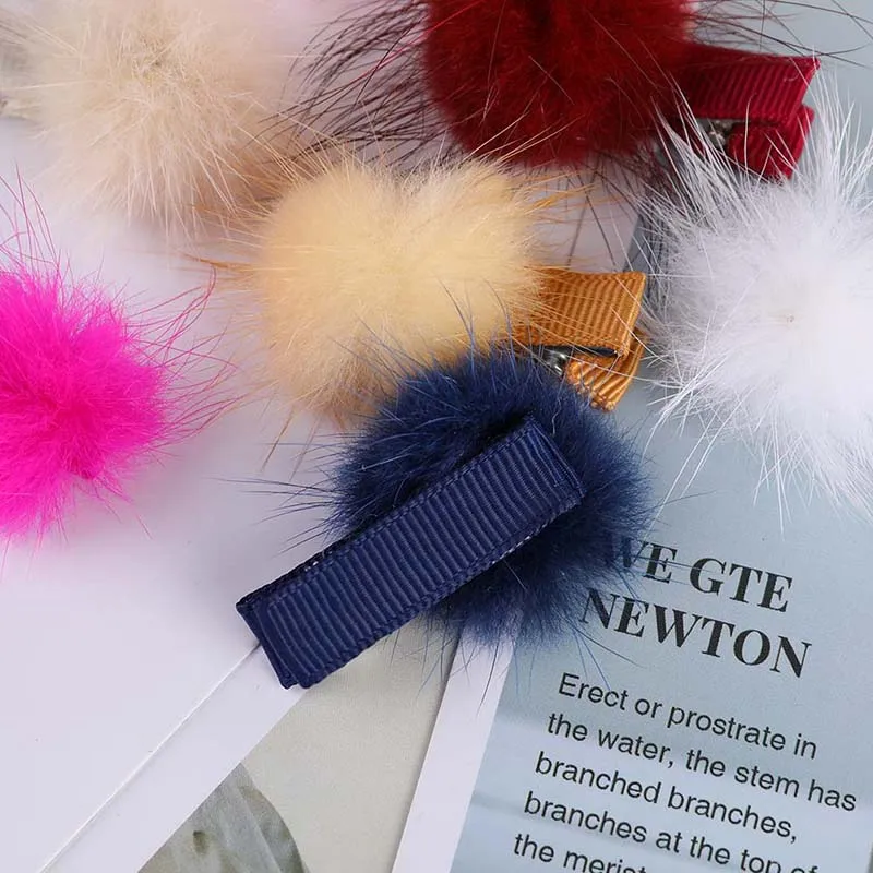 

Girls Hairpins With Small Lovely Soft Fur Pompom Mini Ball Gripper Hairball Hairclips Children Hair Clip Hair Accessories