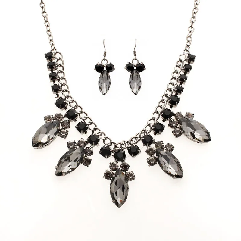 

Crystal necklace Black and Grey Rhinestones Necklace Gunblack plated Necklaces and earrings set Fashion Jewelry set A721