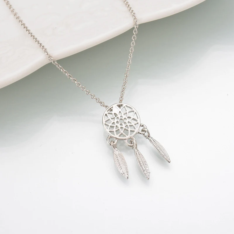 Women's Exquisite Alloy Hollow Pendant Necklace-4