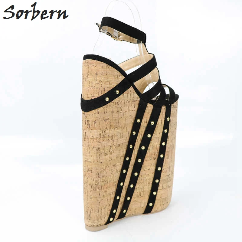 Рисунок 5 - Женские босоножки на очень высоком каблуке